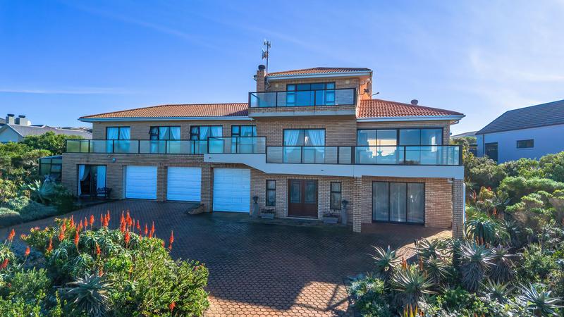 5 Bedroom Property for Sale in Village On Sea Western Cape